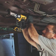 Гайковерт ударний акумуляторний DeWALT DCF813D2