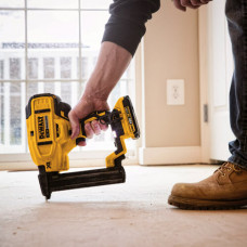 Акумуляторний цвяхозабивач DeWALT DCN681N Акумуляторний цвяхозабивач DeWALT DCN681N