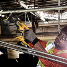 Акумуляторна шабельна пила DeWALT DCS367NT Акумуляторна шабельна пила DeWALT DCS367NT