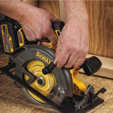 Акумуляторна пила дискова DeWALT DCS575N