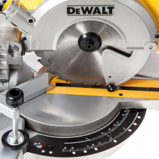 Пила торцювальна DeWALT DWS777 Пила торцювальна DeWALT DWS777