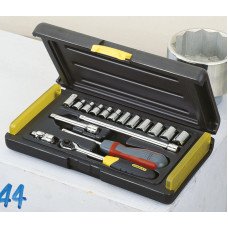 Набір торцевих голівок 1/4" з руків’ям з храповим механізмом "MICROTOUGH" (17 предметів) STANLEY (2-85-582)