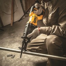Пила шабельна STANLEY 900 Вт (STPT0900) Пила шабельна STANLEY 900 Вт (STPT0900)